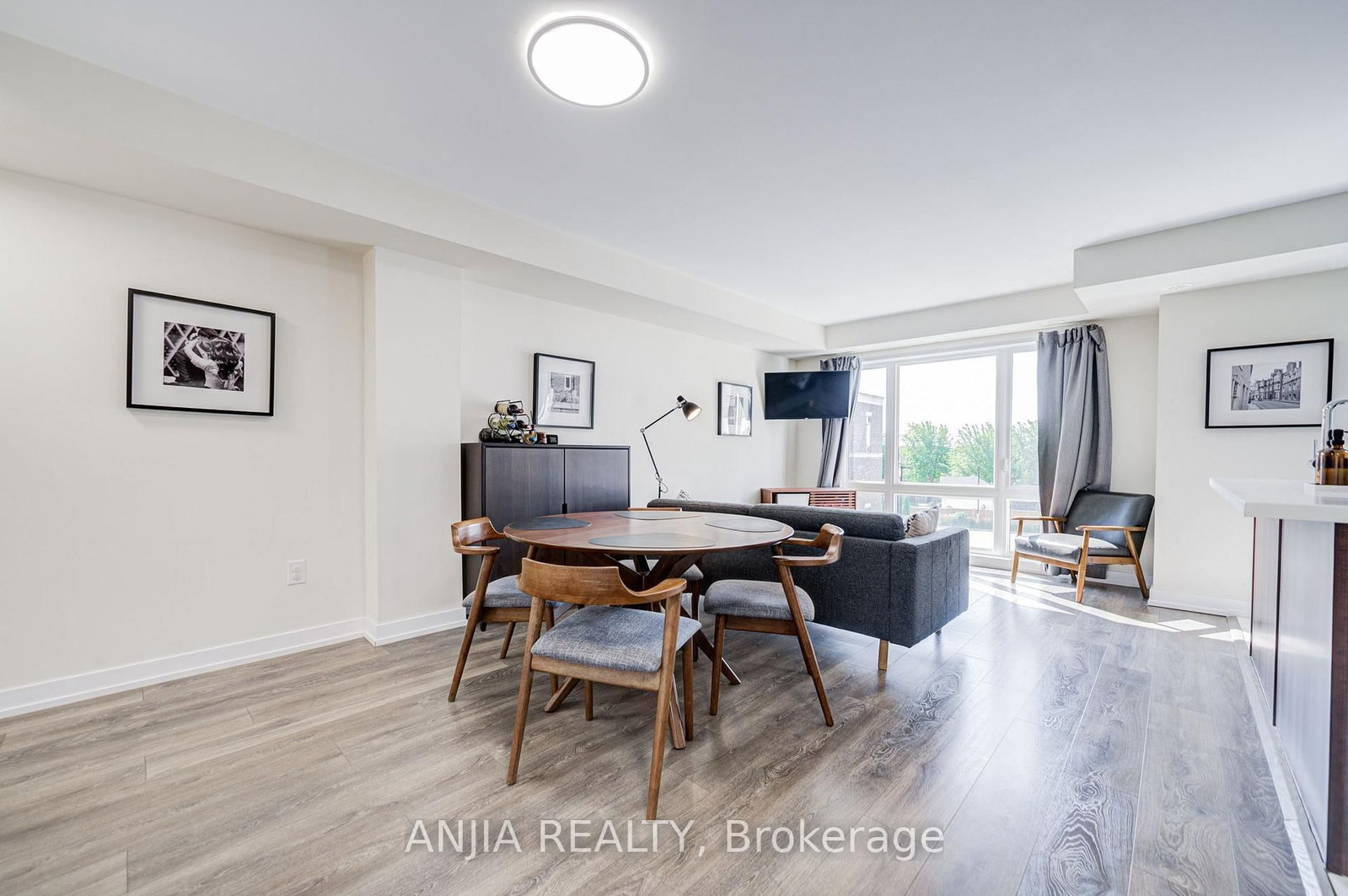10 Westmeath Lane • #2210 • Markham, ON photo 4