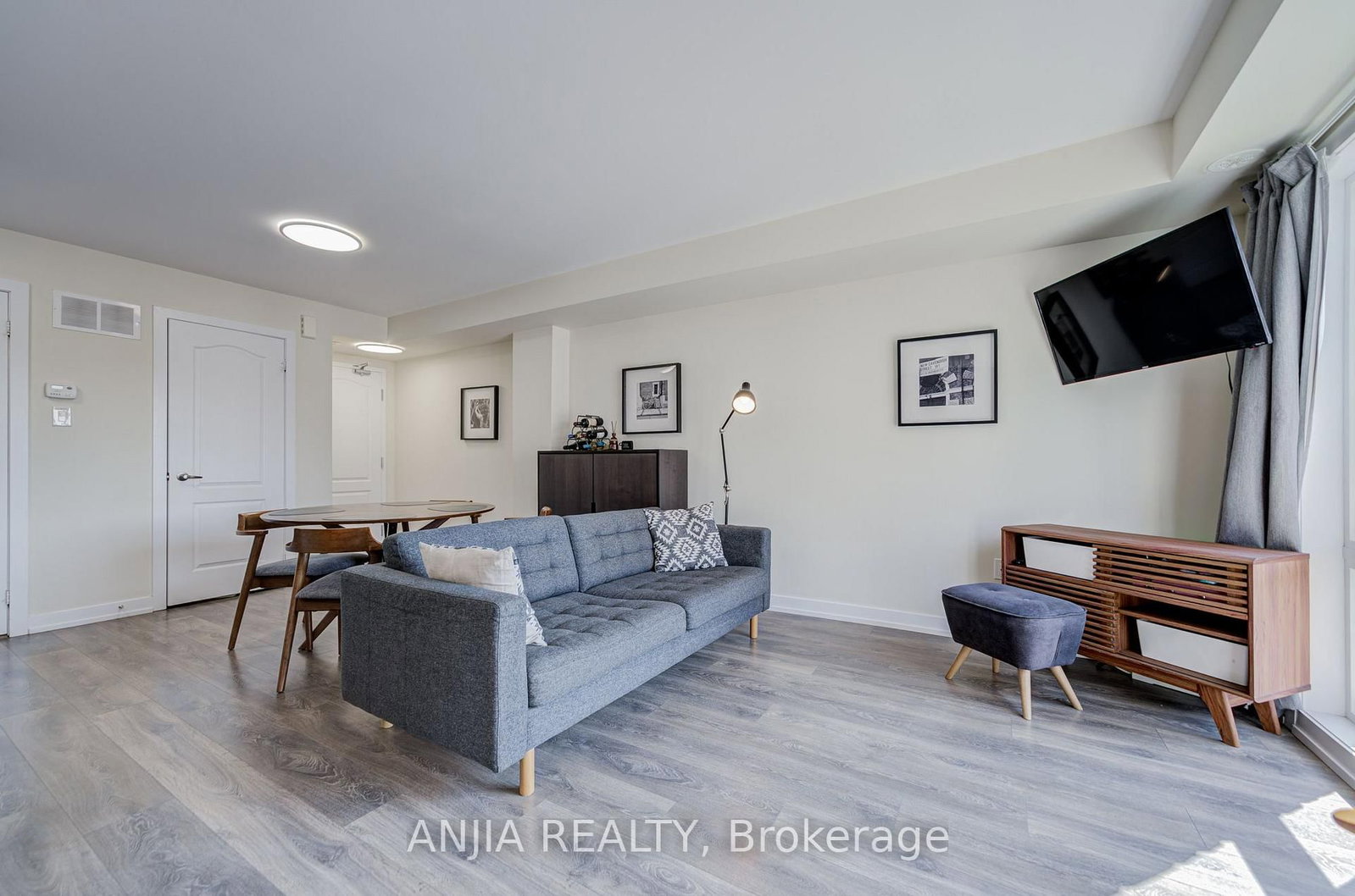 10 Westmeath Lane • #2210 • Markham, ON photo 5