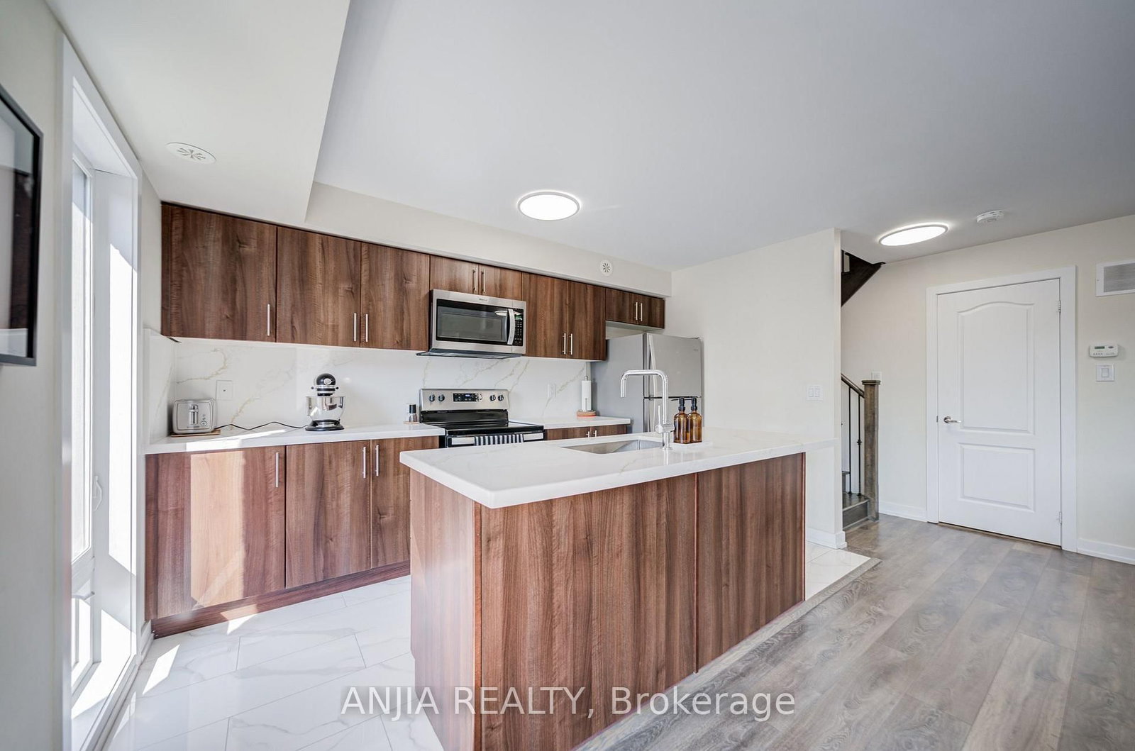 10 Westmeath Lane • #2210 • Markham, ON photo 6