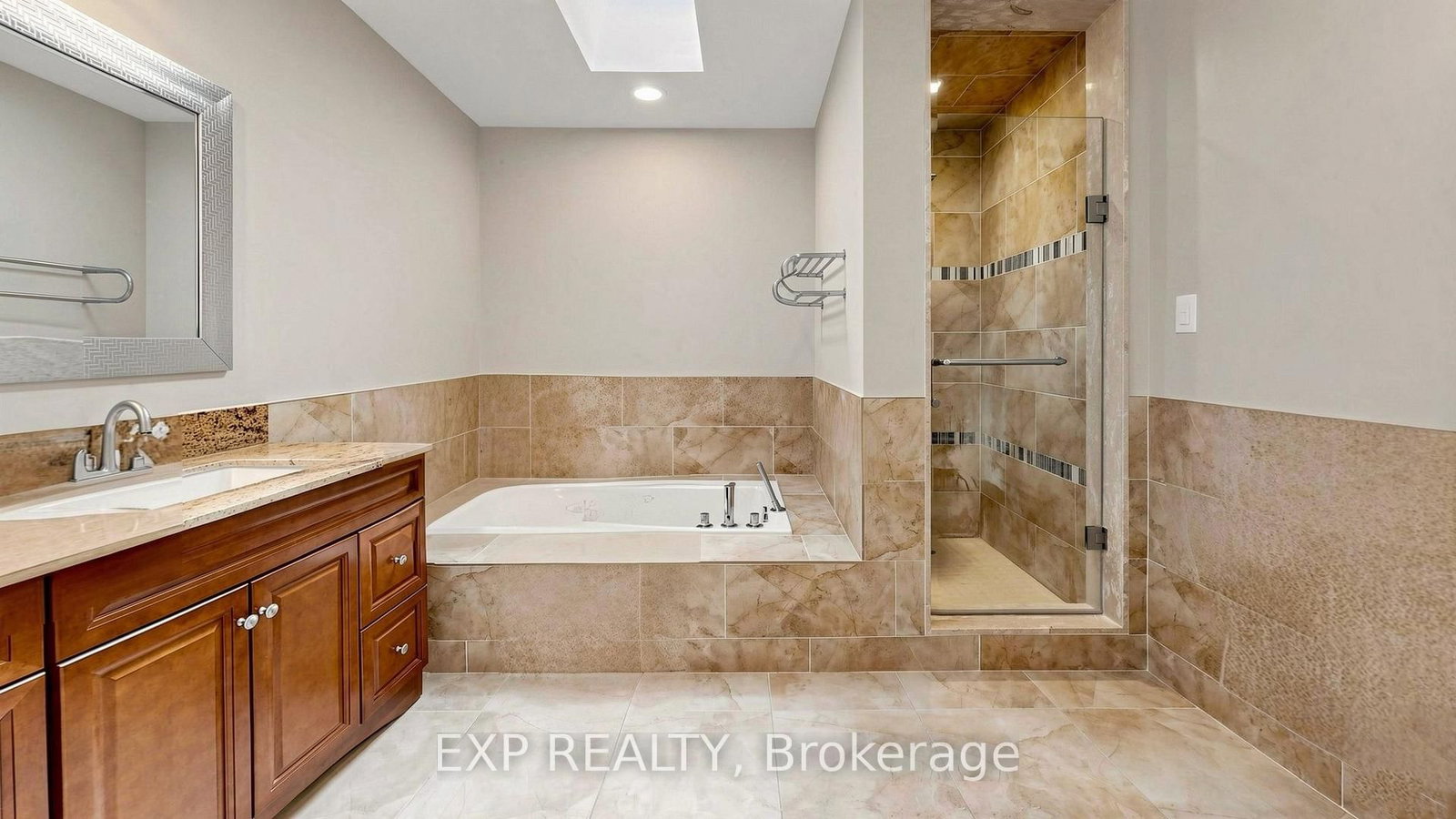 18 Mccowan Lane • Whitchurch-Stouffville, ON photo 27