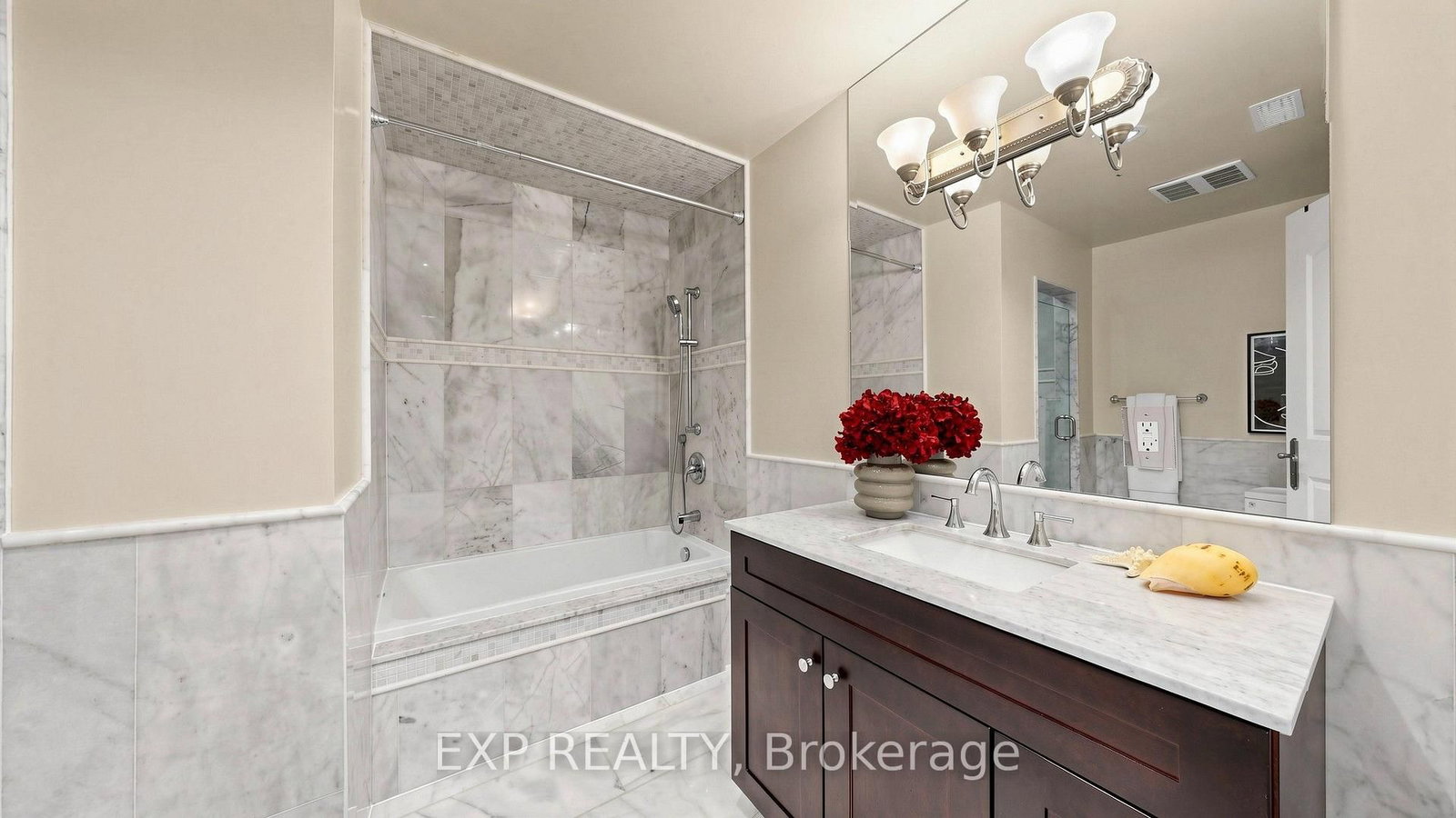 18 Mccowan Lane • Whitchurch-Stouffville, ON photo 30