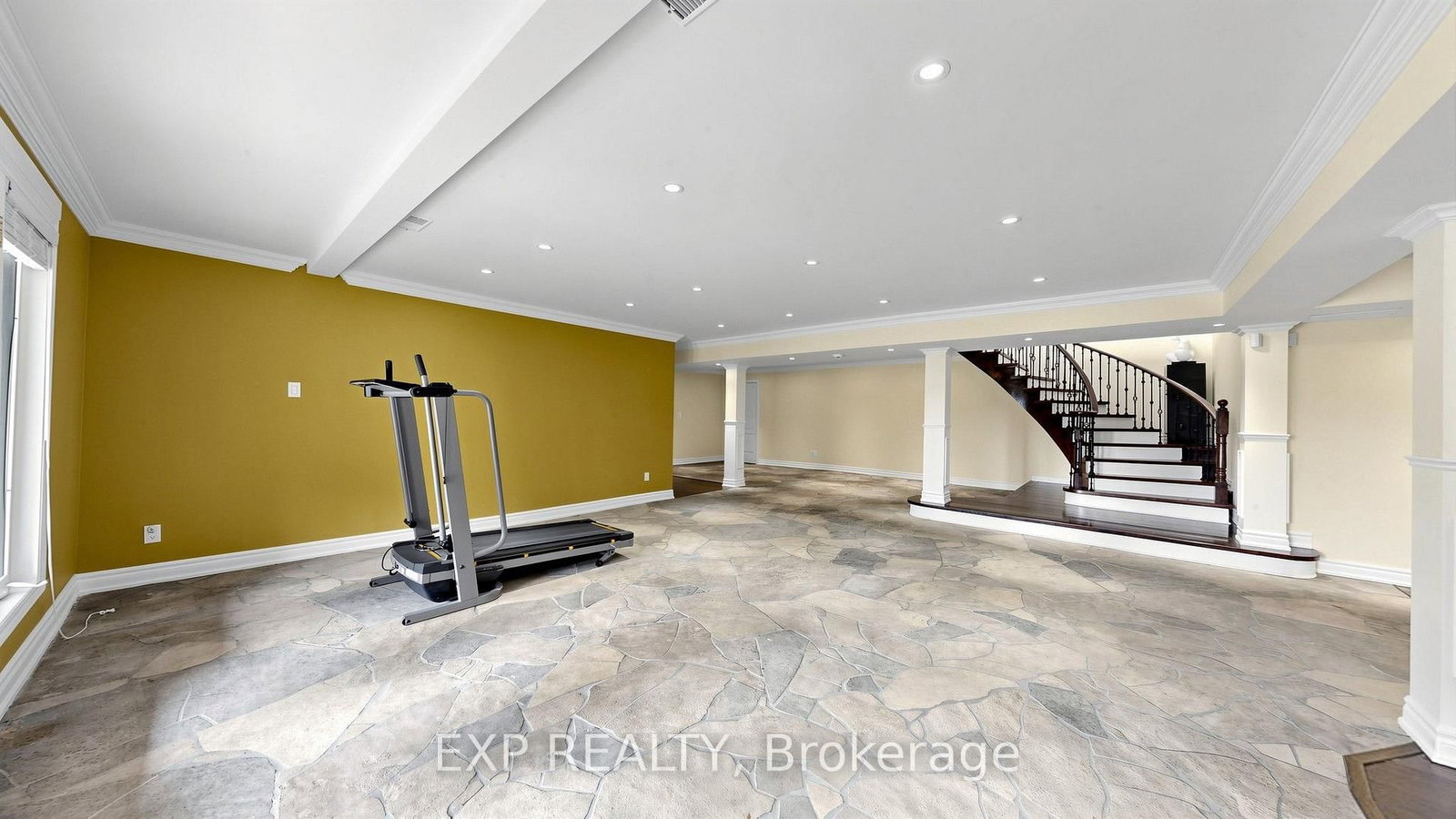 18 Mccowan Lane • Whitchurch-Stouffville, ON photo 39
