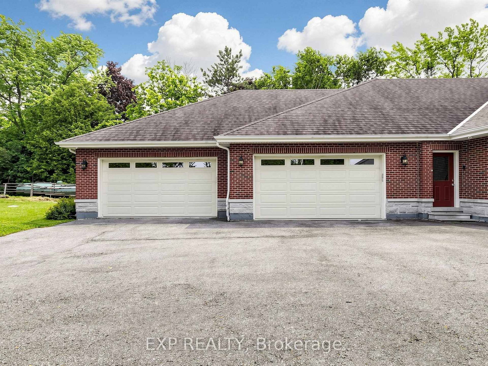 18 Mccowan Lane • Whitchurch-Stouffville, ON photo 5