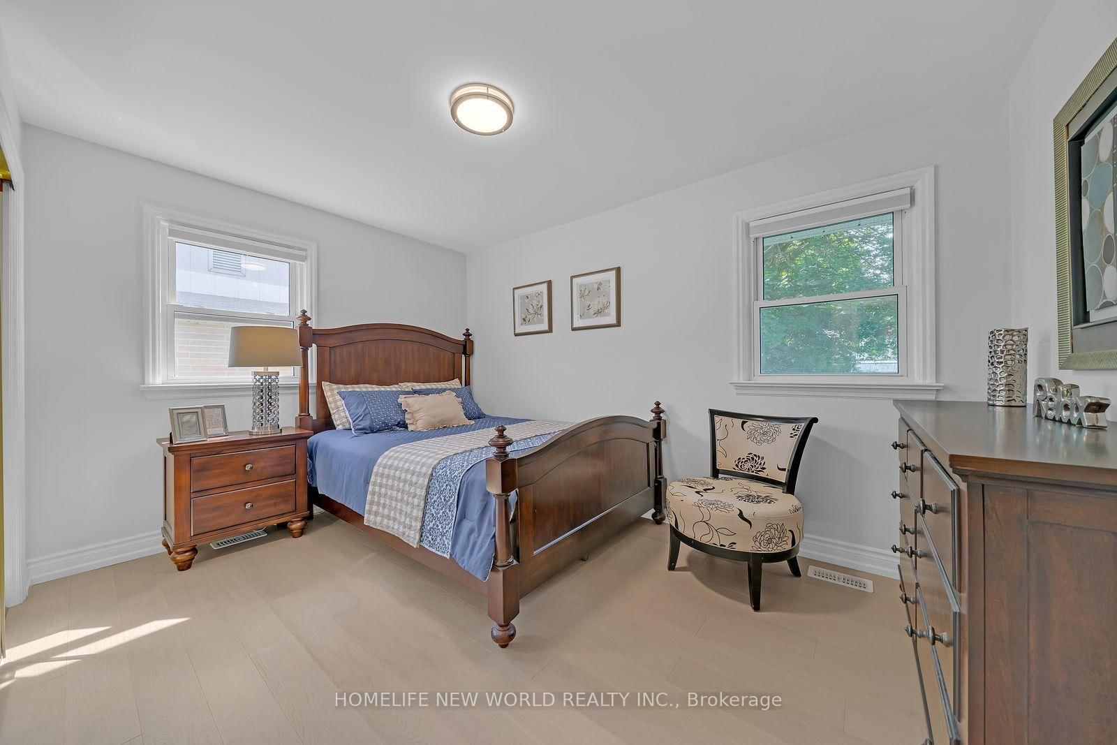 736 Grace Street • Newmarket, ON photo 10