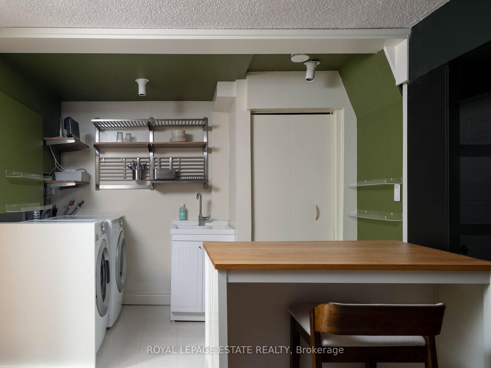 1916 John Street • Markham, ON photo 30
