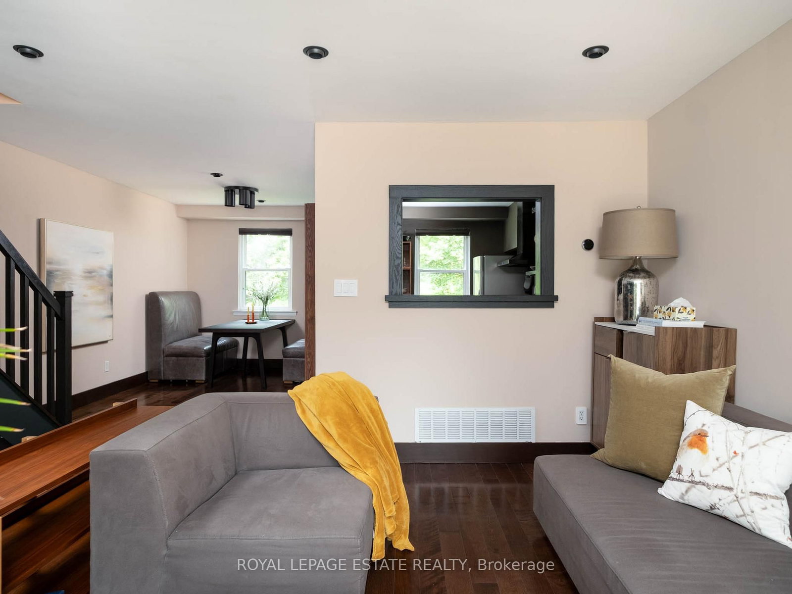 1916 John Street • Markham, ON photo 8