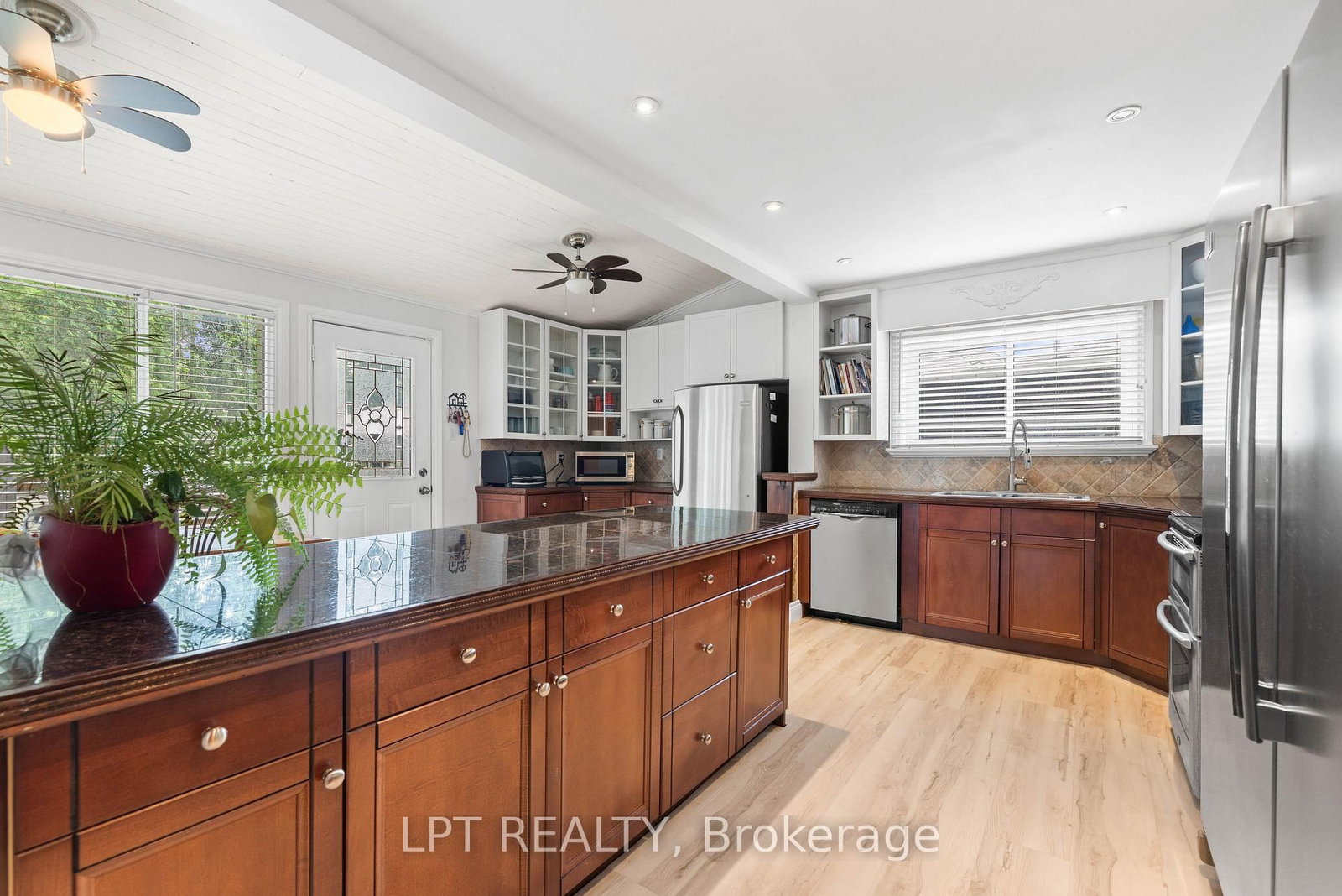 427 Lake Drive E • Georgina, ON photo 14