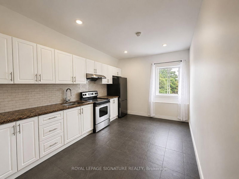 Upper 1 - 15 Barrie Street