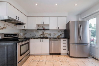 10 Corrie Crescent • Essa, ON photo 5