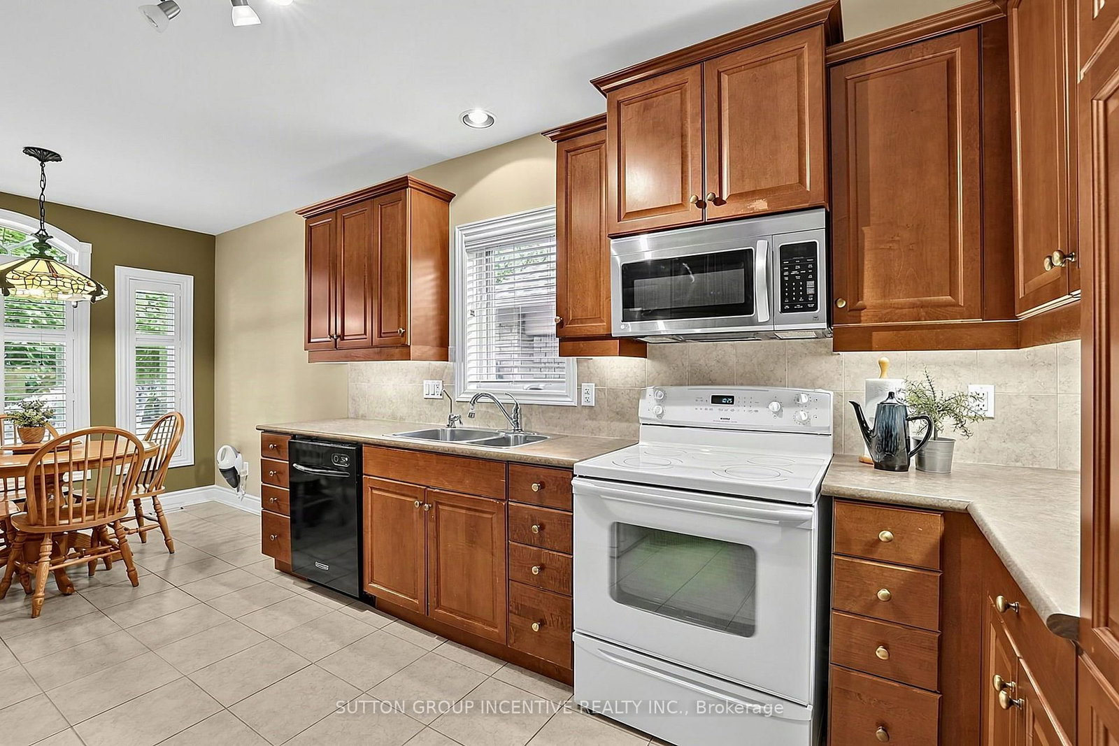 13 Renaissance Point • New Tecumseth, ON photo 8