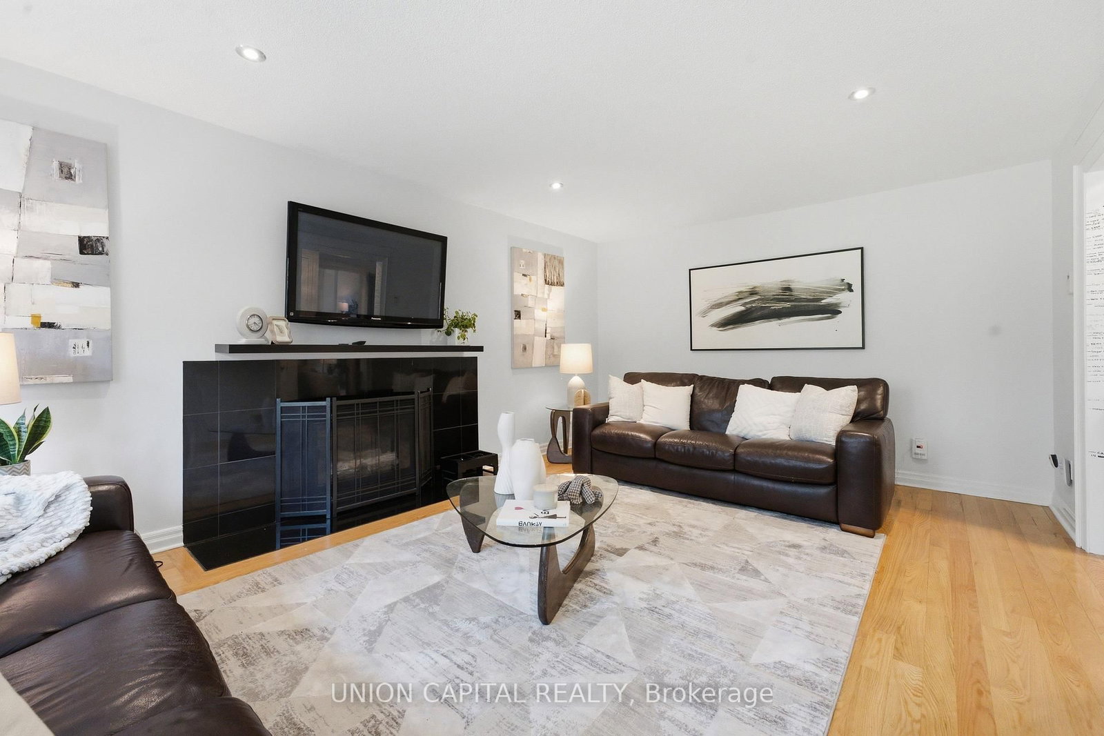22 Cynthia Crescent • Richmond Hill, ON photo 6