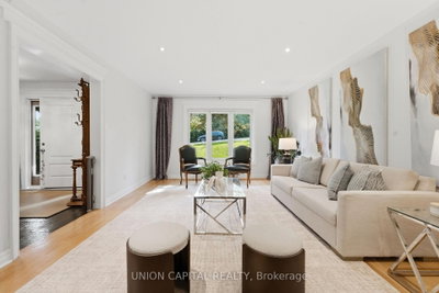 22 Cynthia Crescent • Richmond Hill, ON photo 9