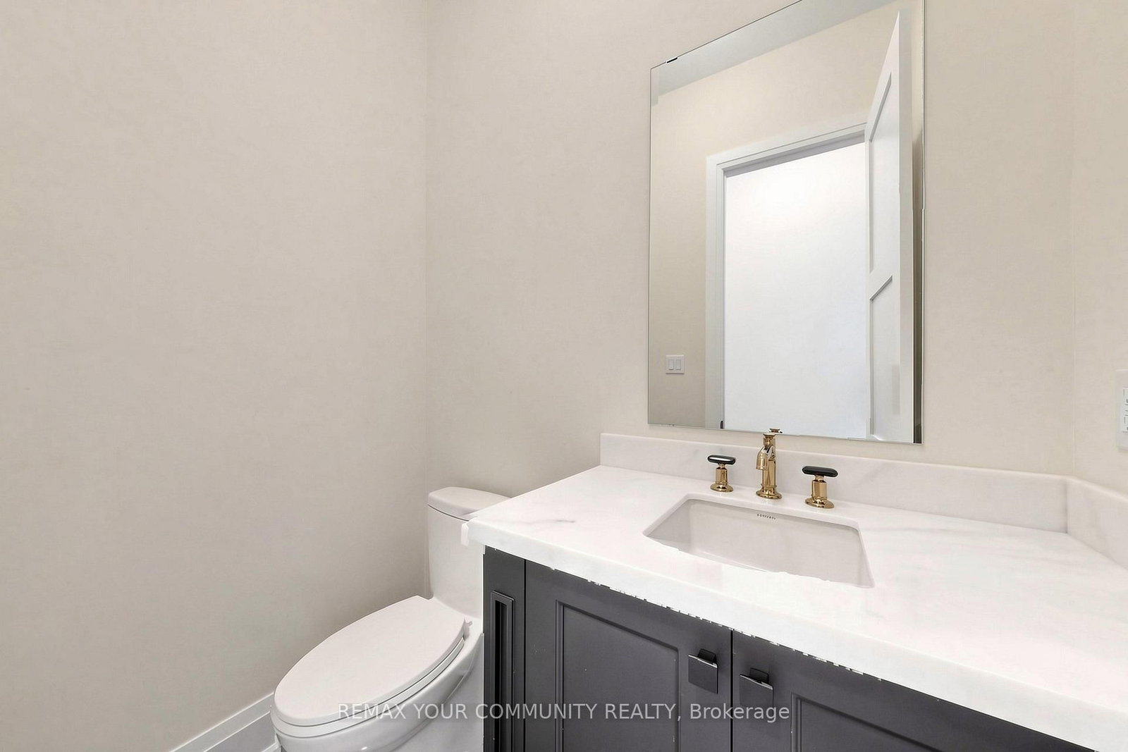 33 Lorrain Hand Crescent • Georgina, ON photo 14