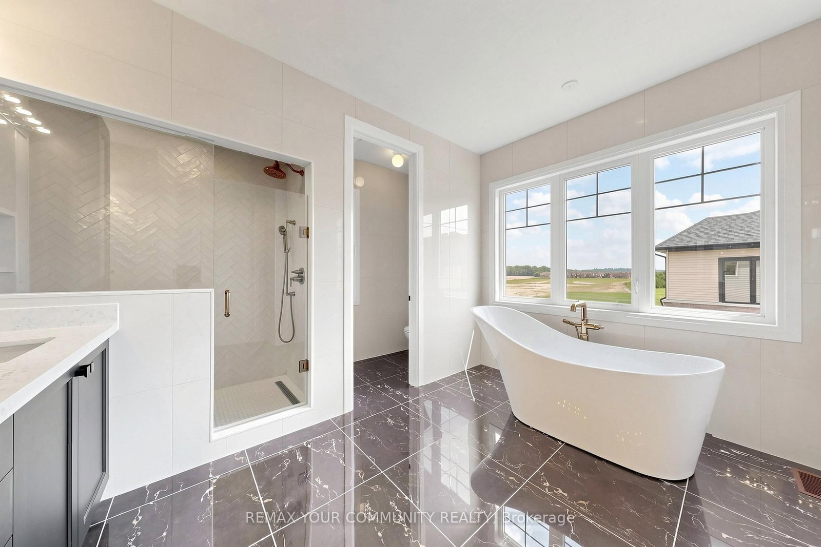 33 Lorrain Hand Crescent • Georgina, ON photo 17