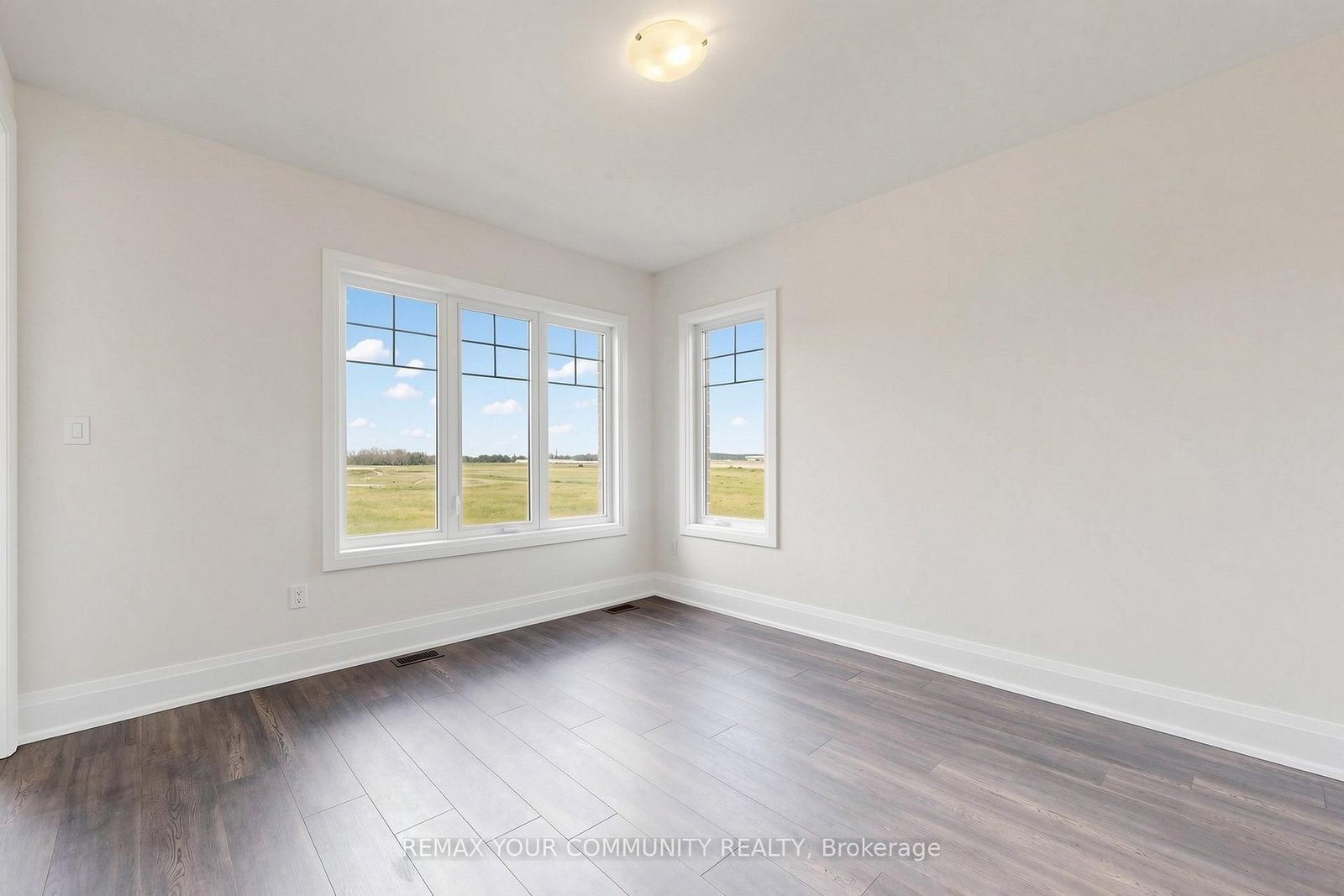 33 Lorrain Hand Crescent • Georgina, ON photo 18