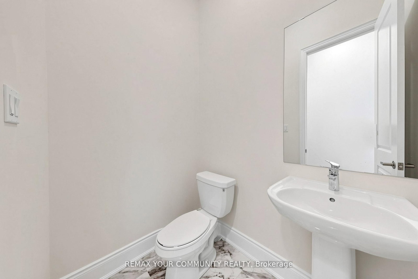 31 Lorrain Hand Crescent • Georgina, ON photo 11