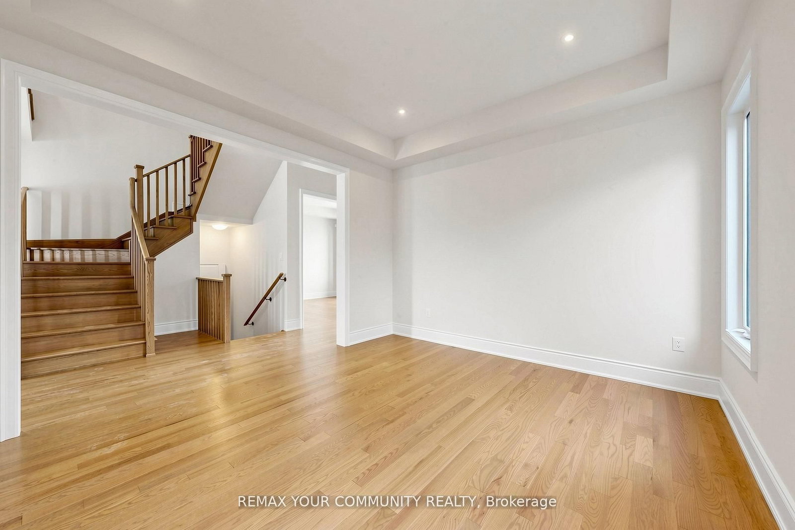 31 Lorrain Hand Crescent • Georgina, ON photo 12