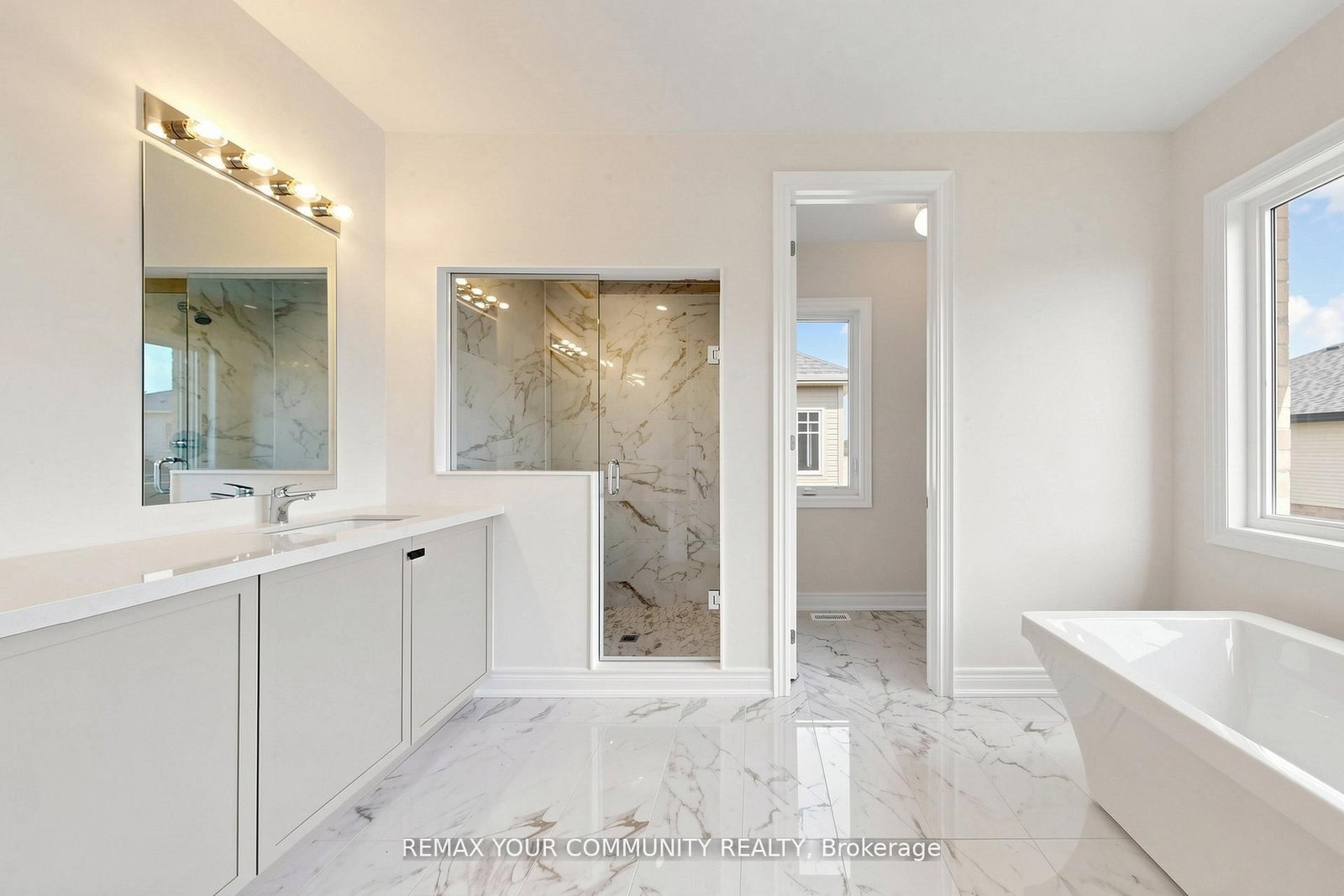 31 Lorrain Hand Crescent • Georgina, ON photo 15