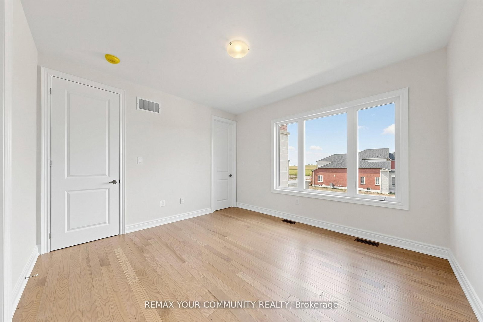 31 Lorrain Hand Crescent • Georgina, ON photo 17