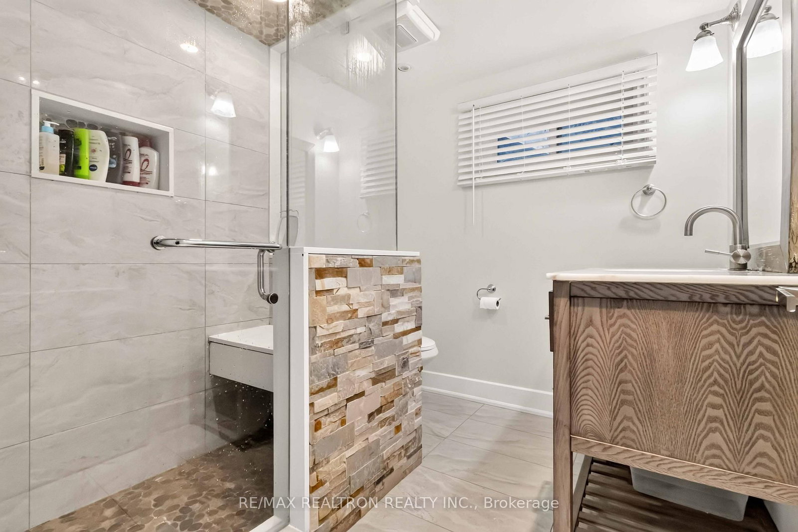 219 Bay Thorn Drive • Markham, ON photo 27