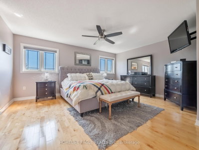 25 Meadowview Drive • Bradford West Gwillimbury, ON photo 9
