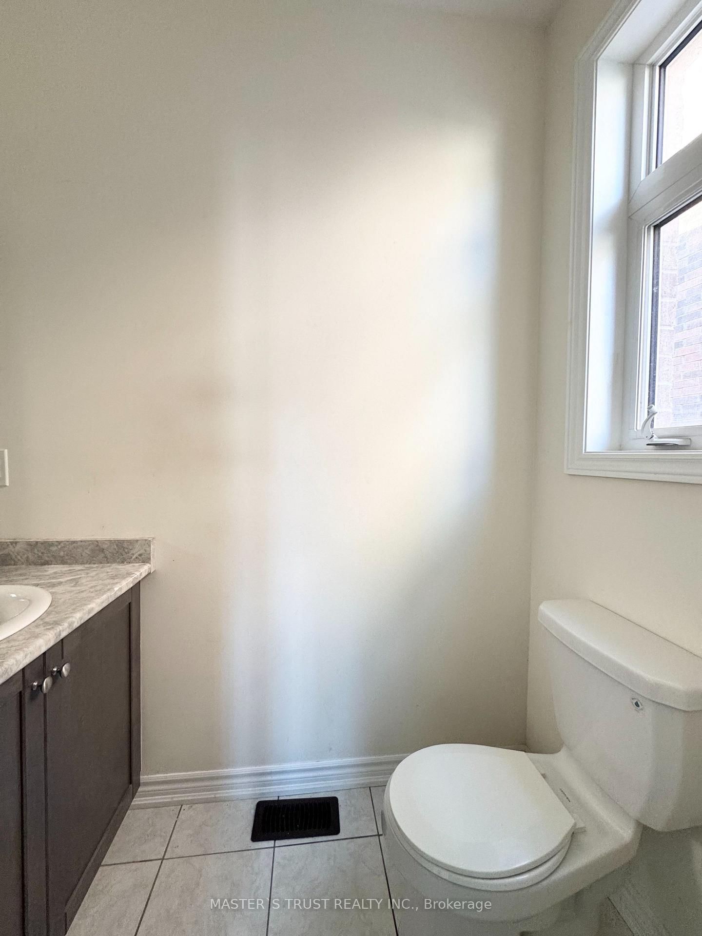 78 Kentledge Avenue • East Gwillimbury, ON photo 12