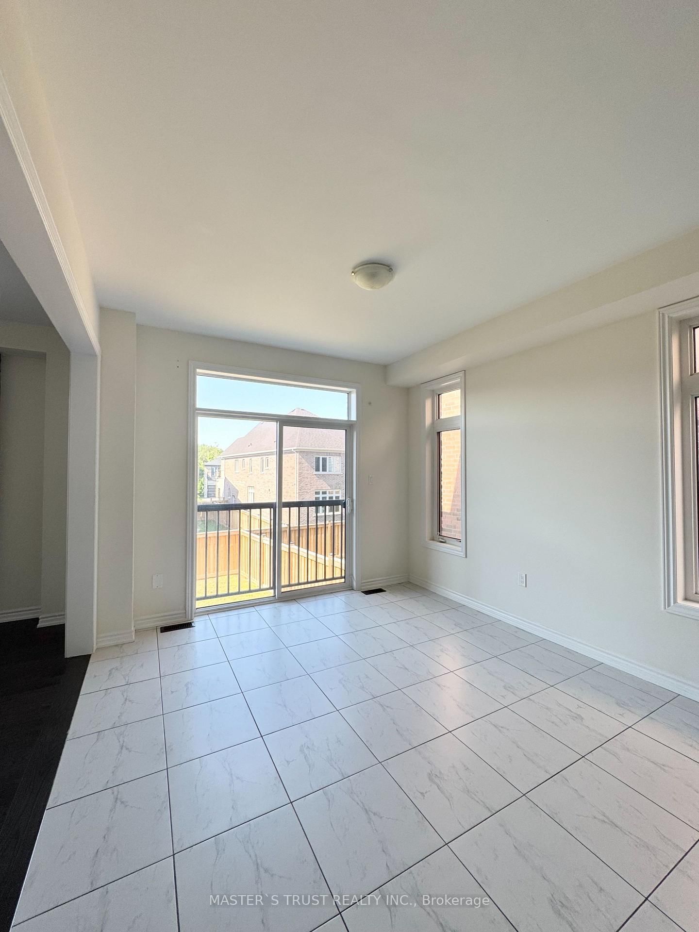 78 Kentledge Avenue • East Gwillimbury, ON photo 5