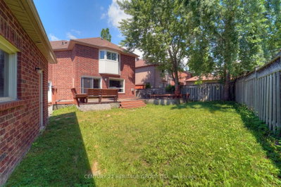 3 Primrose Path Crescent • Markham, ON photo 6