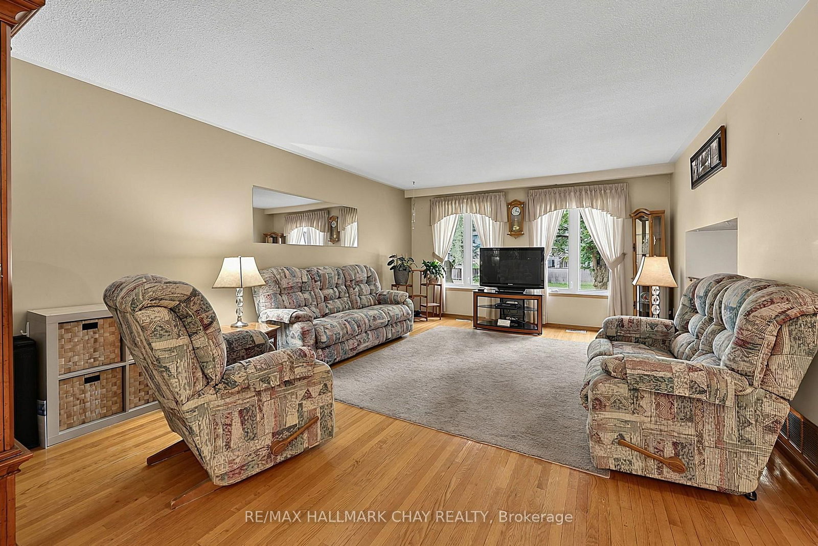 11 Second Street • New Tecumseth, ON photo 4