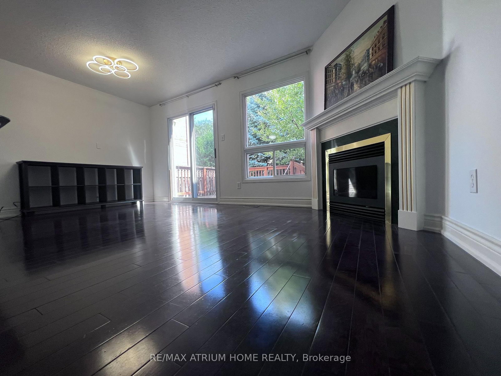 18 Breezeway Crescent • Richmond Hill, ON photo 2