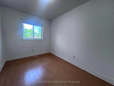 18 Breezeway Crescent • Richmond Hill, ON photo 5