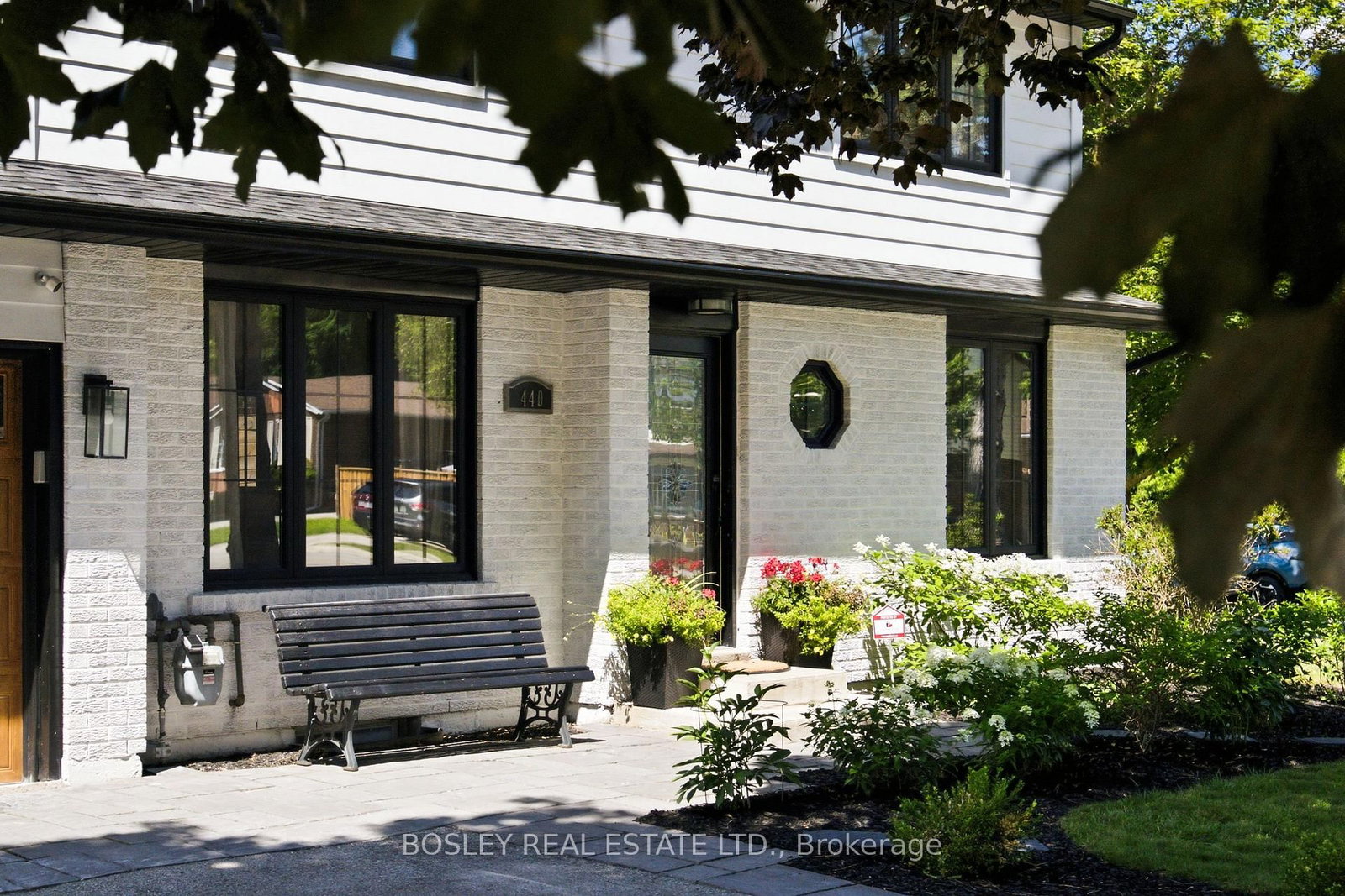 440 Sandford Street • Newmarket, ON photo 5