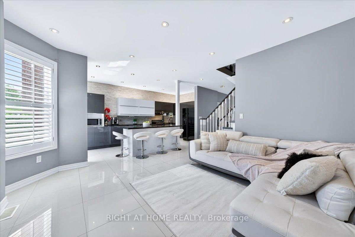25 Longwood Avenue • Richmond Hill, ON photo 10