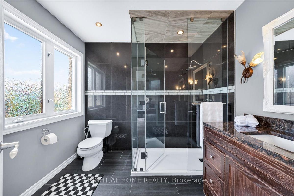 25 Longwood Avenue • Richmond Hill, ON photo 14