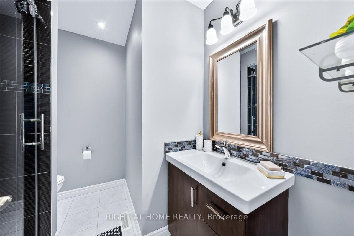 25 Longwood Avenue • Richmond Hill, ON photo 18