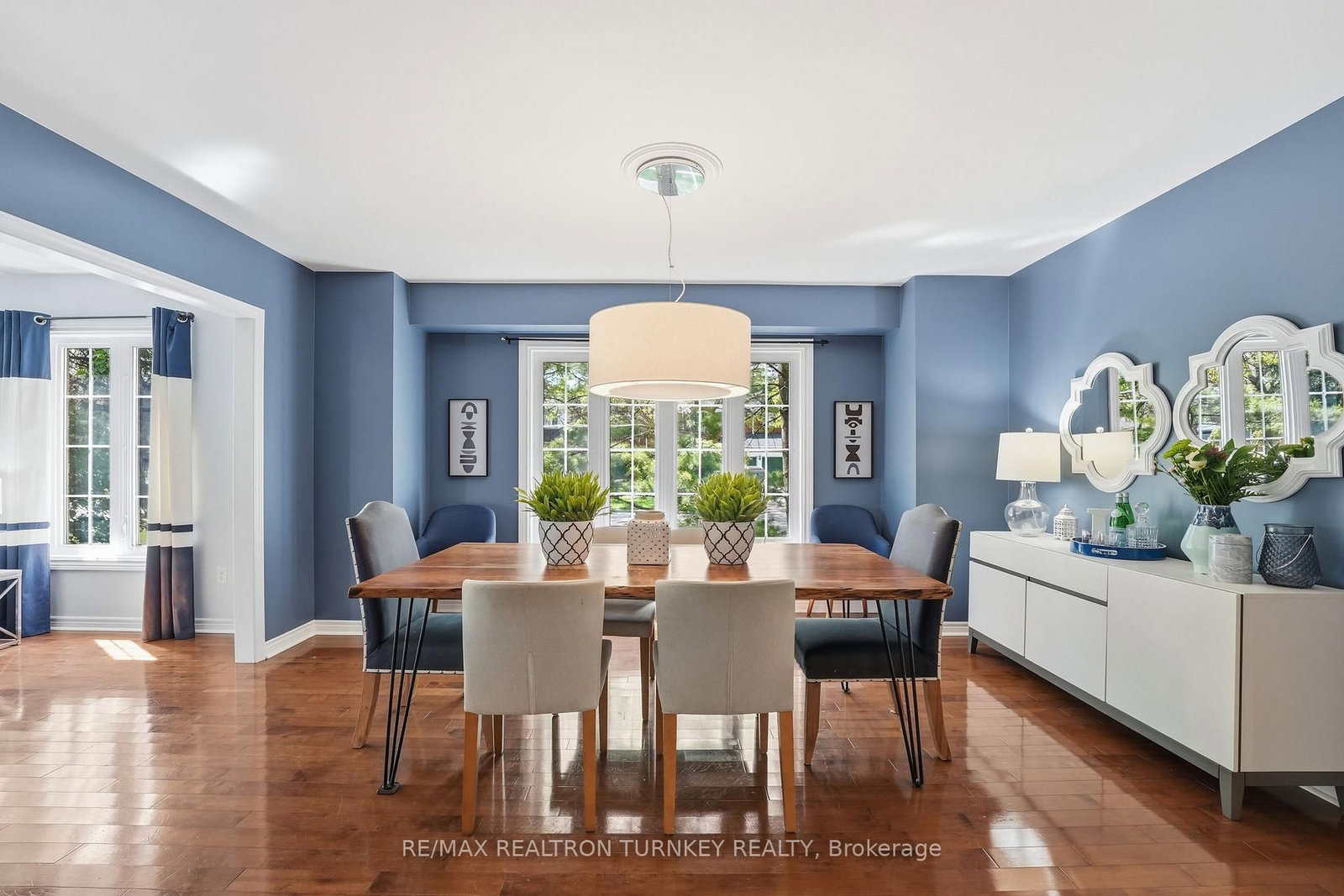 818 Exceller Circle • Newmarket, ON photo 5