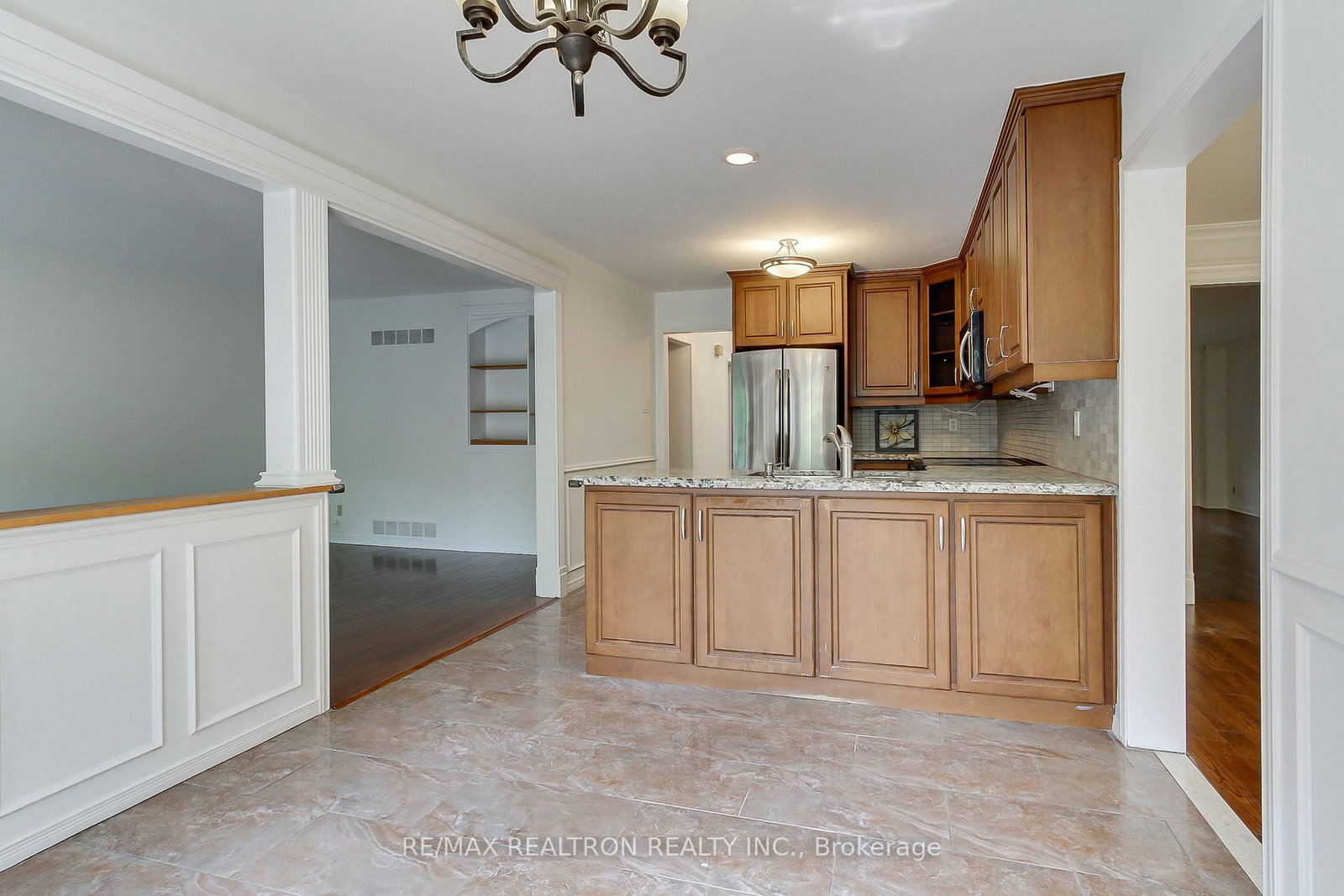 19 Crystal Drive N • Richmond Hill, ON photo 16