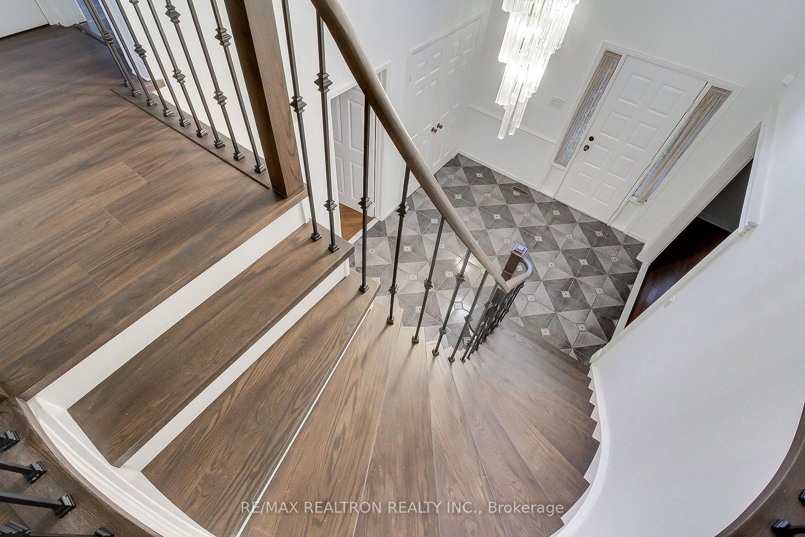 19 Crystal Drive N • Richmond Hill, ON photo 24