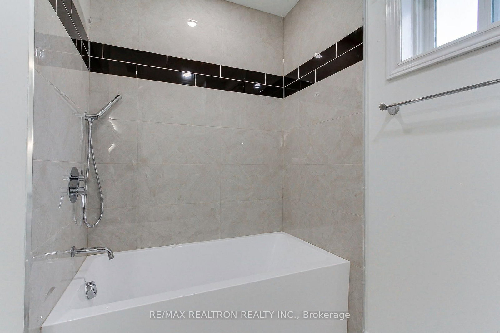 19 Crystal Drive N • Richmond Hill, ON photo 41