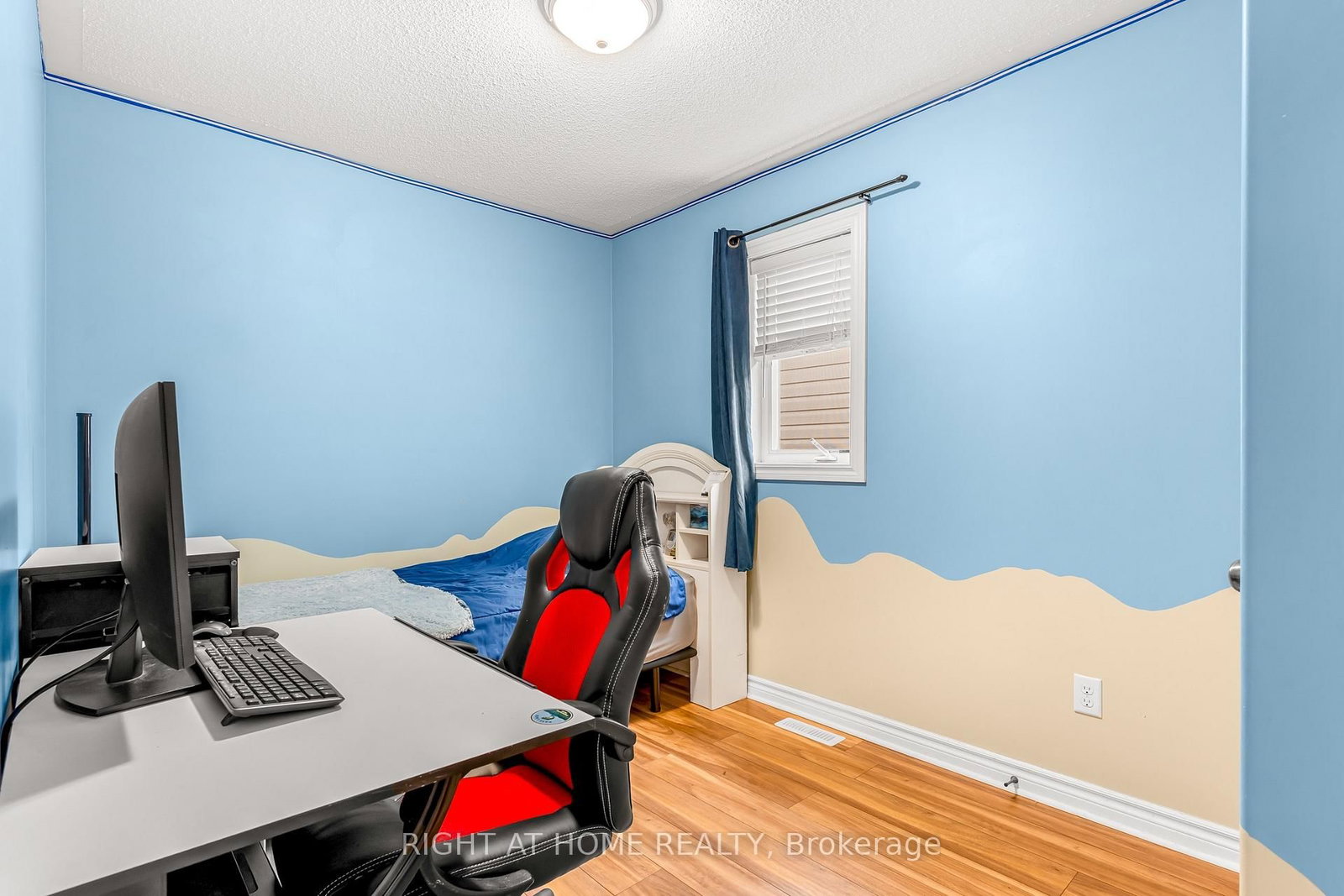 169 Banting Crescent • Essa, ON photo 16