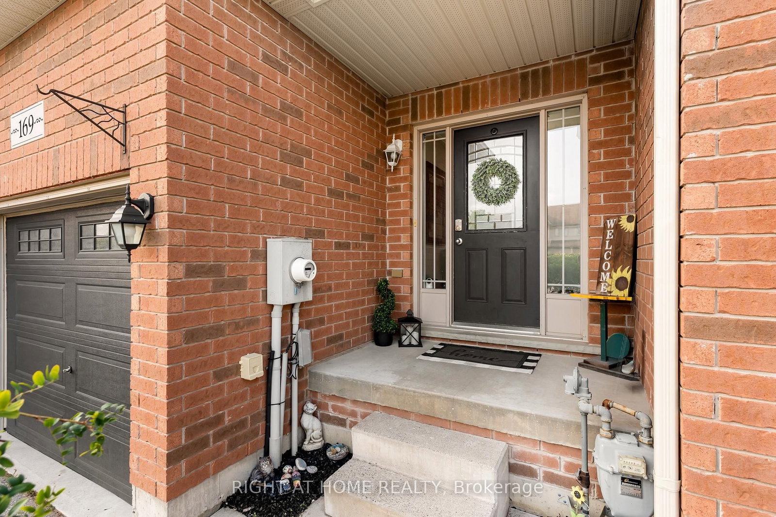 169 Banting Crescent • Essa, ON photo 2