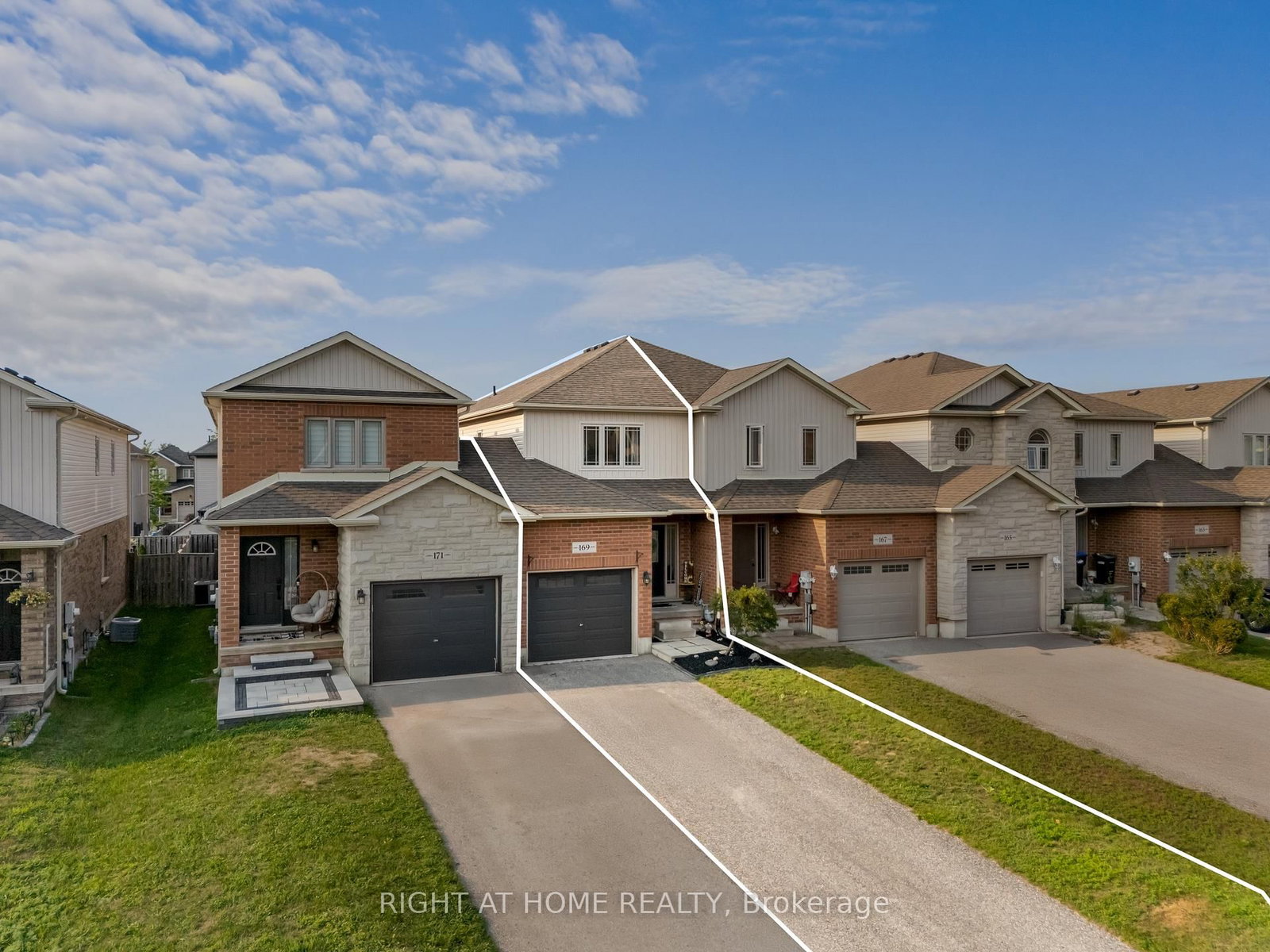 169 Banting Crescent • Essa, ON photo 4