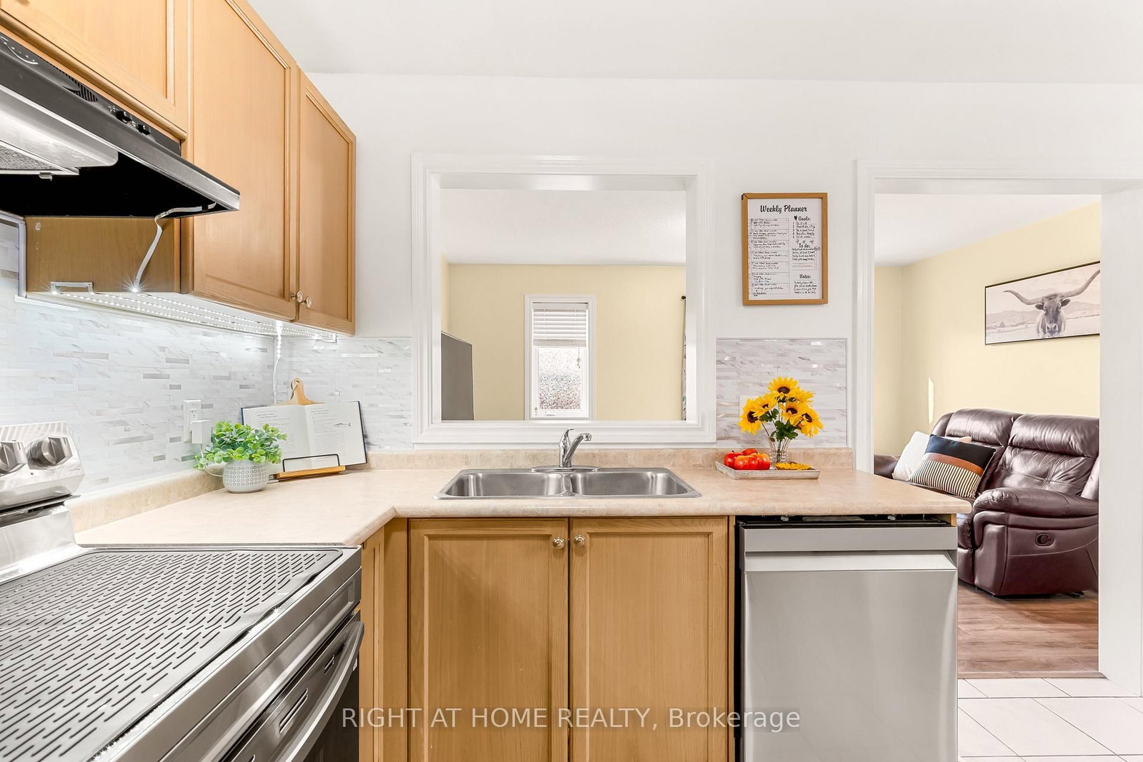 169 Banting Crescent • Essa, ON photo 9