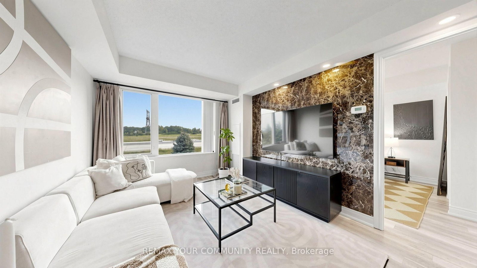 273 South Park Road • #215 • Markham, ON photo 1