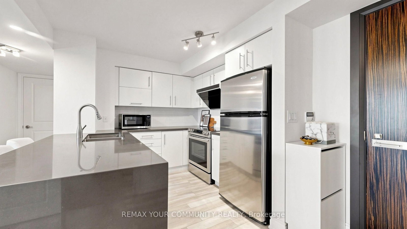 273 South Park Road • #215 • Markham, ON photo 22