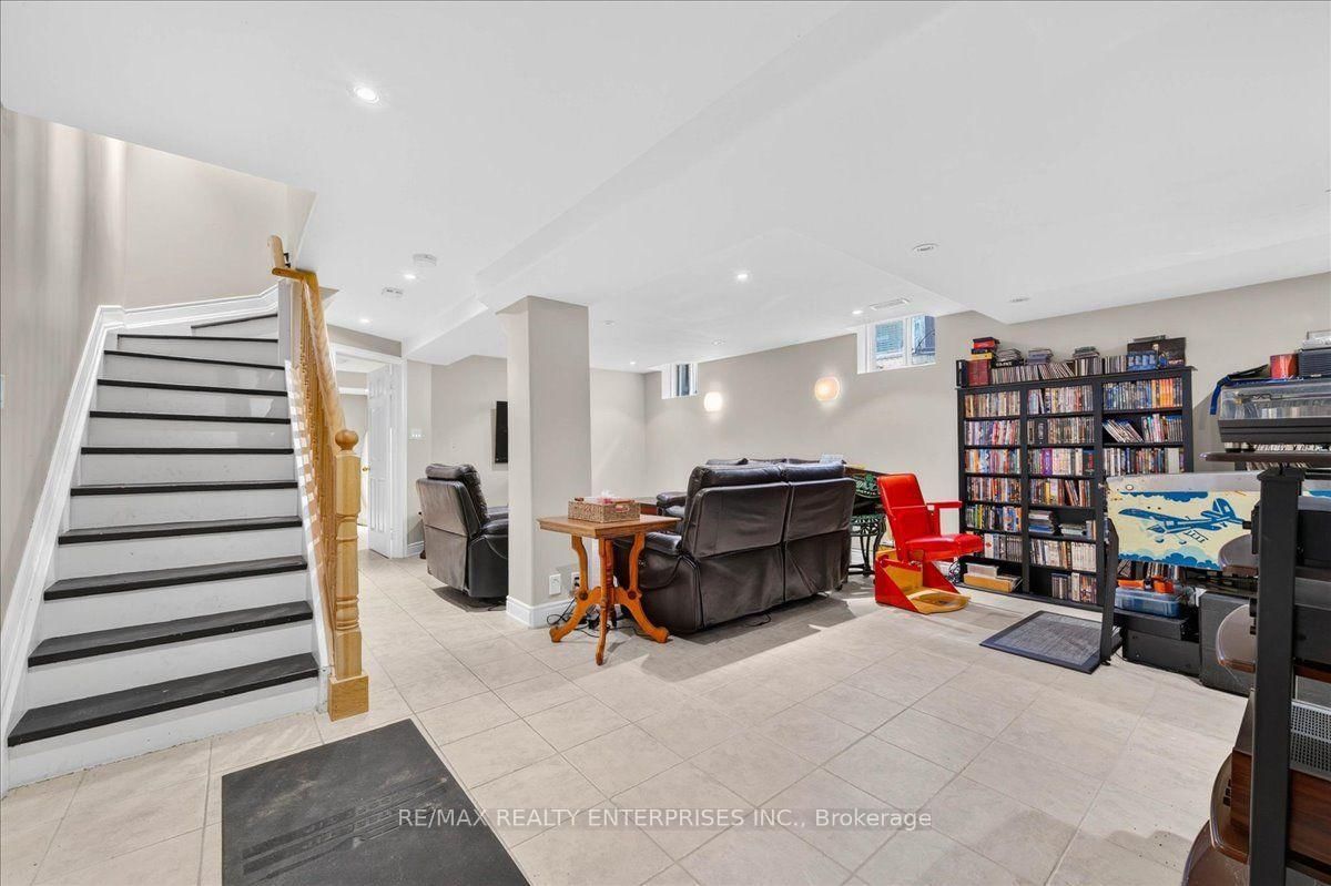 844 Hollander Road • Newmarket, ON photo 33