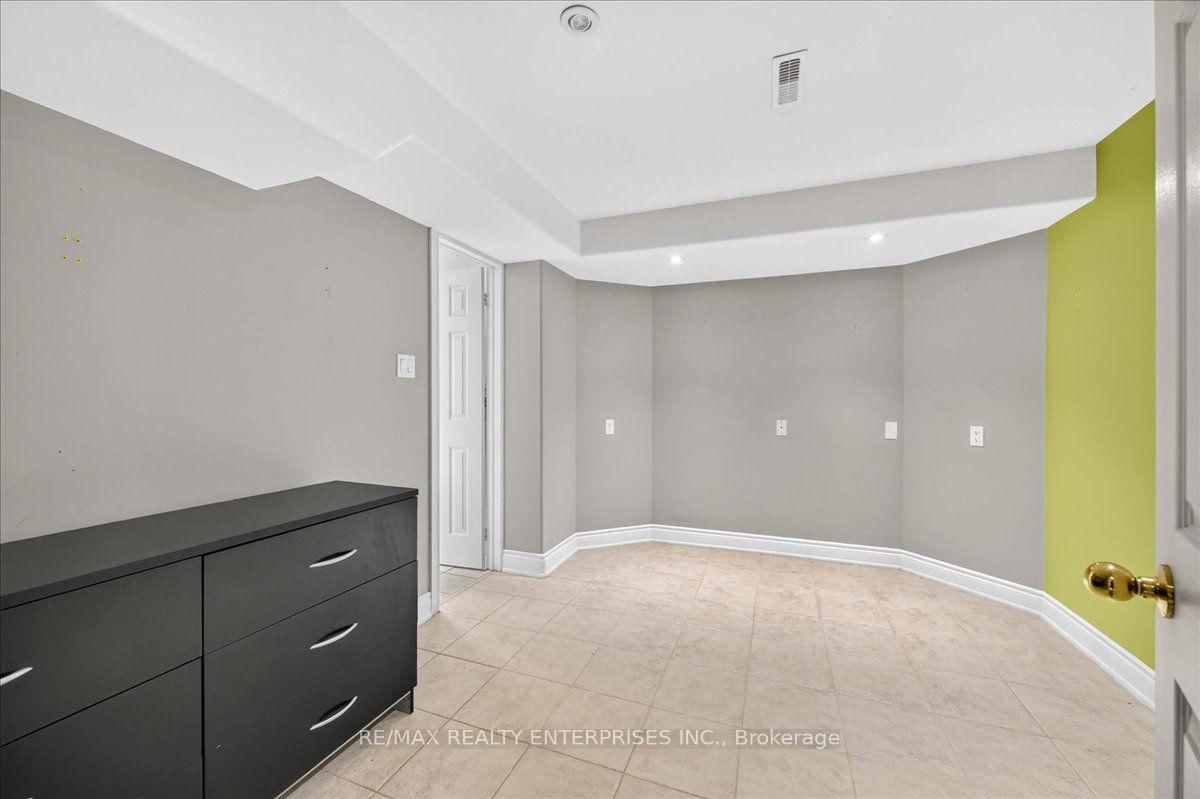 844 Hollander Road • Newmarket, ON photo 37