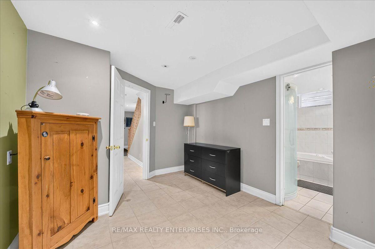 844 Hollander Road • Newmarket, ON photo 38