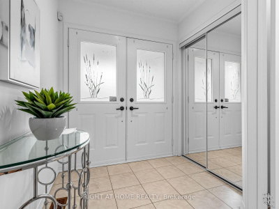 81 Briarcrest Drive • Markham, ON photo 6