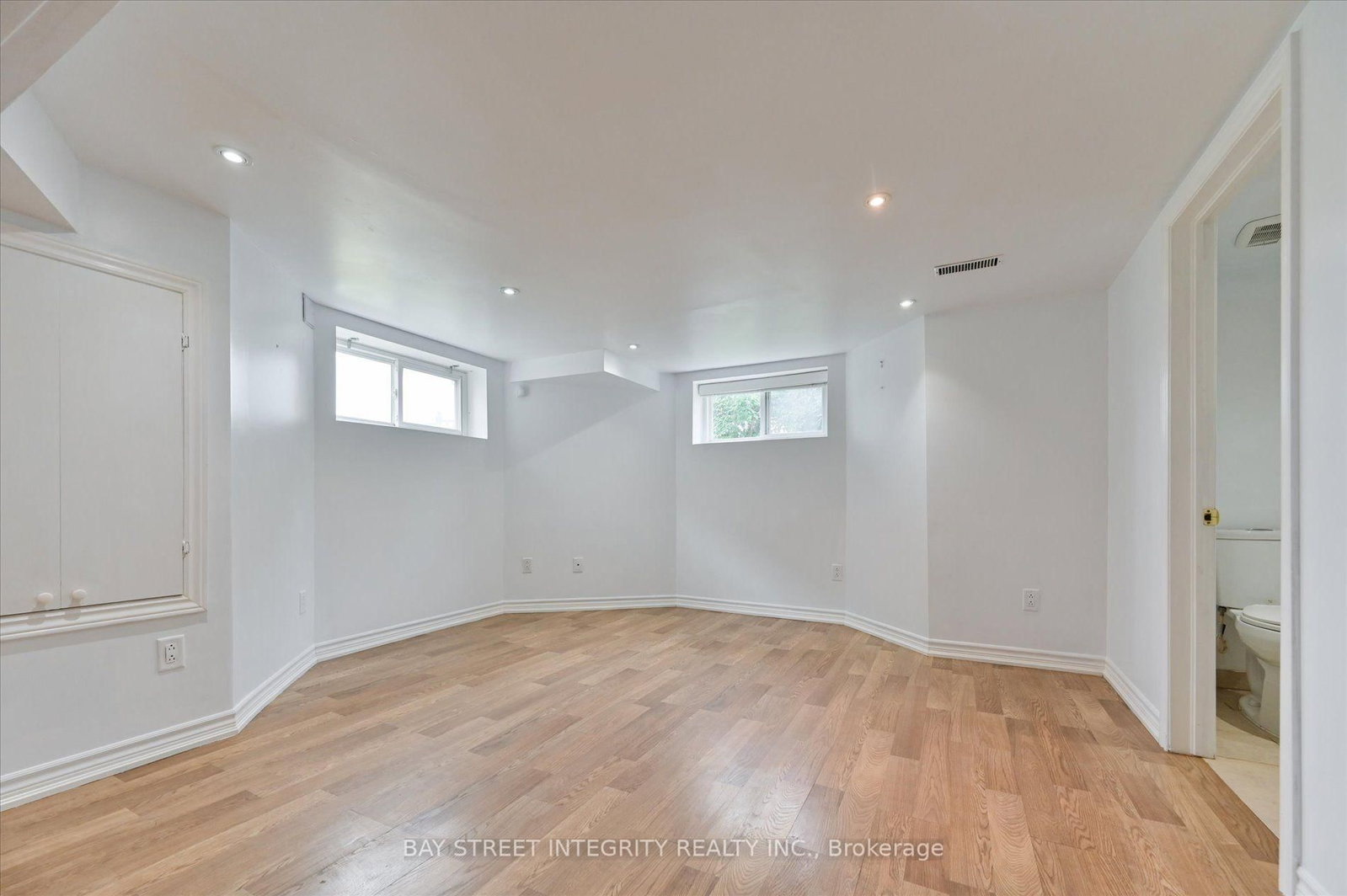 9096 Dufferin Street N • Vaughan, ON photo 33